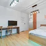 Stylish Studio. Free Parking.